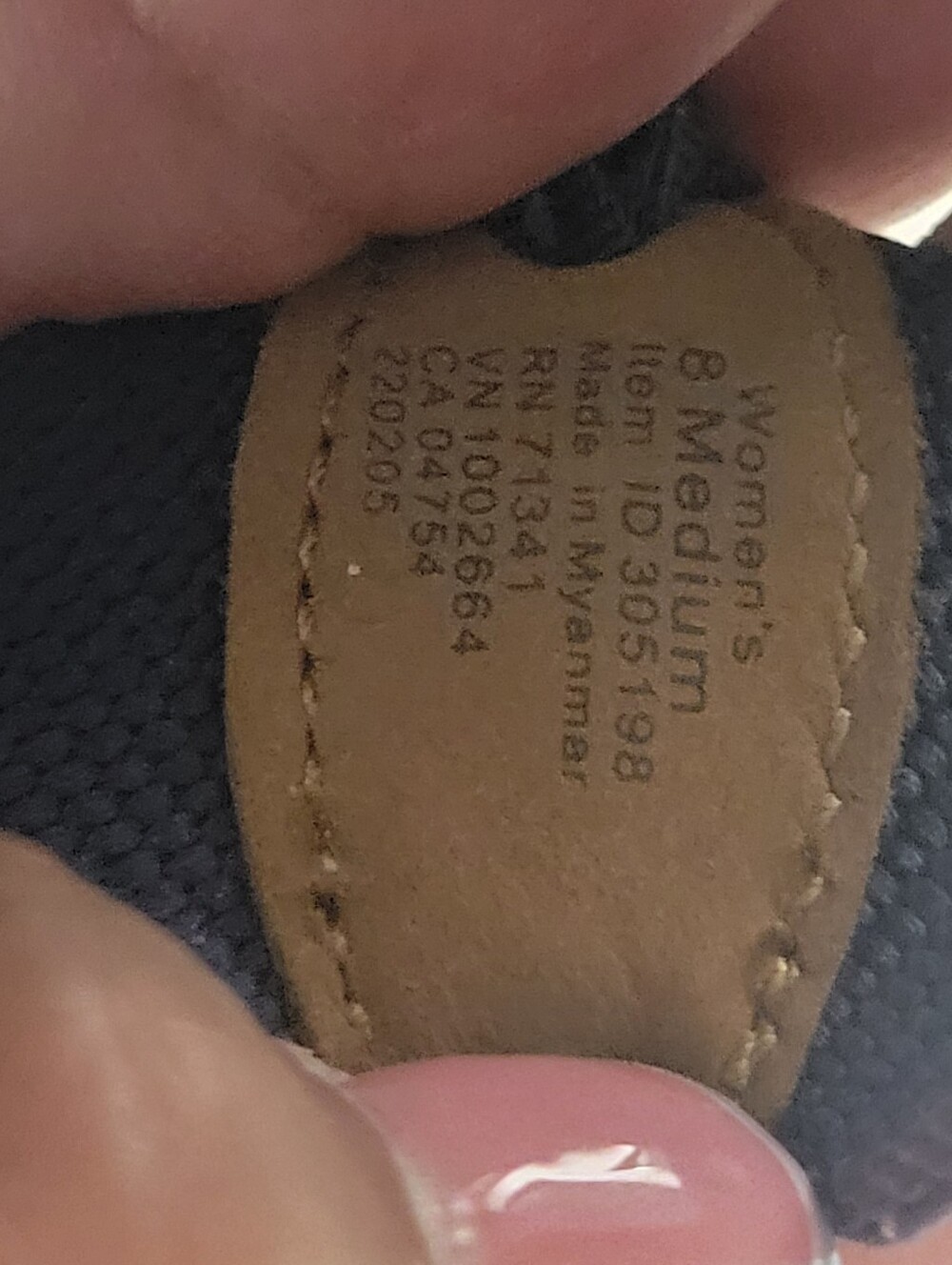 L.L. Bean Navy Flip Flop with White Polka Dot Straps. Sz 8M - Picture 4 of 5